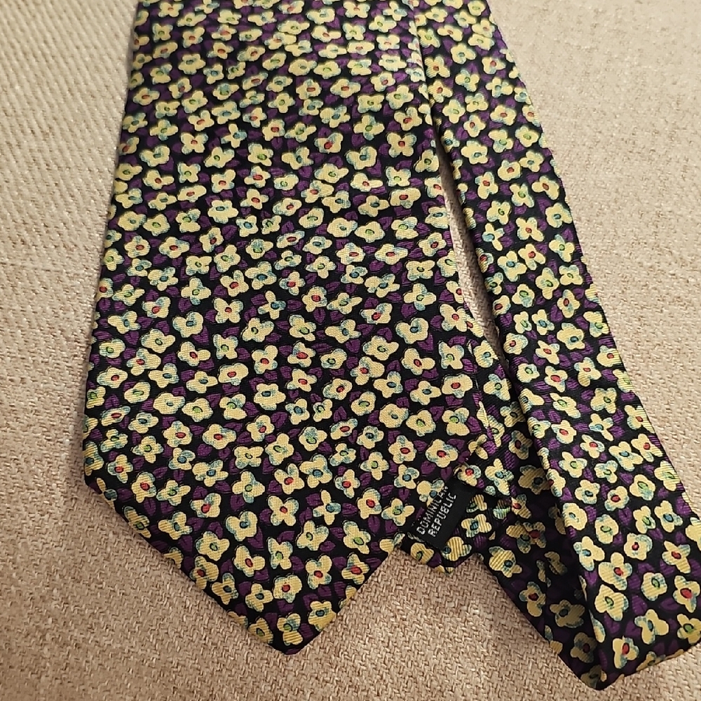 Floral Patterned‎ Tie - Black and Yellow.by SILK ACCENTS. 100% SILK